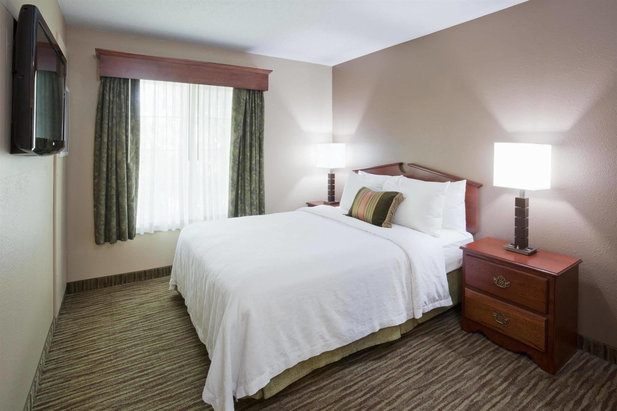 Grandstay Residential Suites Hotel - Eau Claire Dış mekan fotoğraf