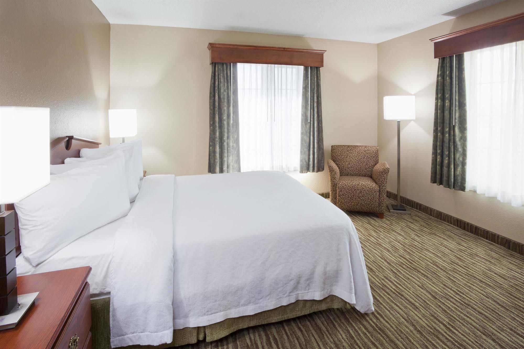 Grandstay Residential Suites Hotel - Eau Claire Dış mekan fotoğraf
